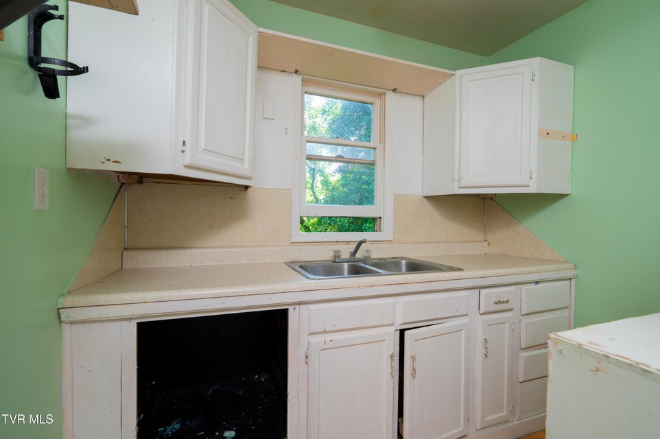 Photo #12: 1136 Wilcox Drive