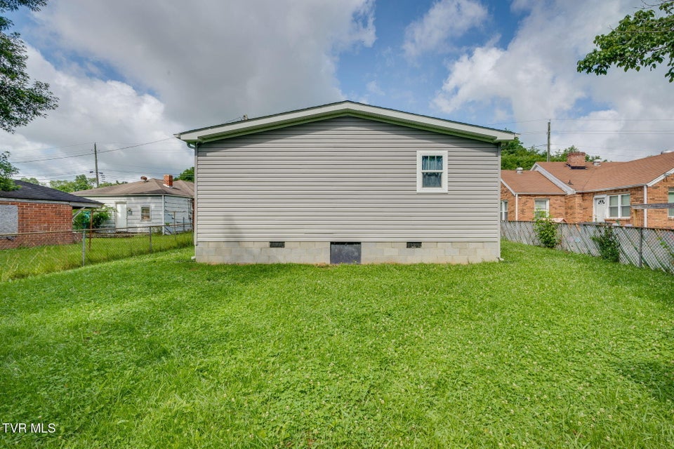 Photo #22: 2533 Sullivan Gardens Parkway