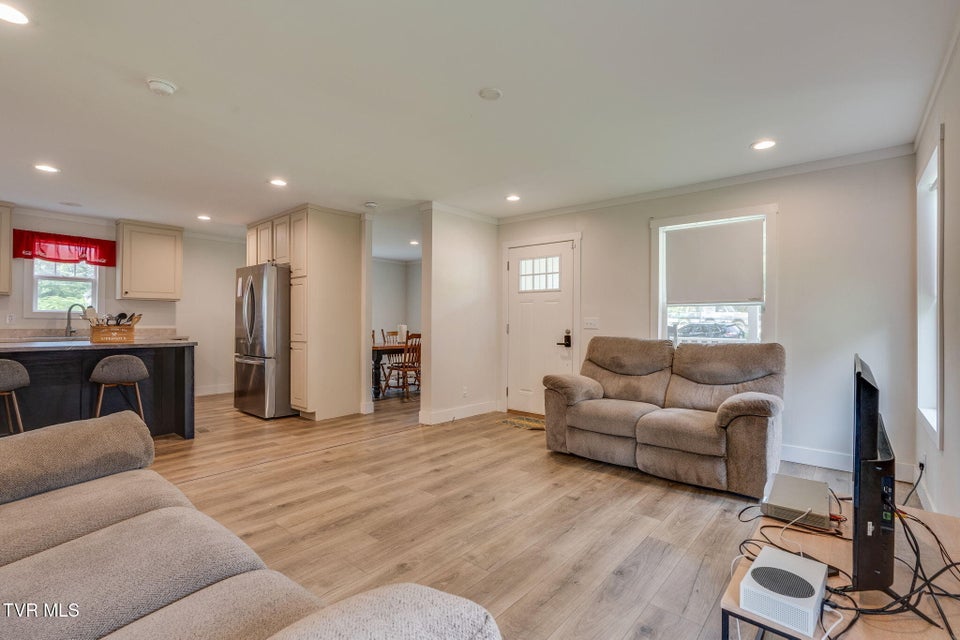 Photo #5: 2533 Sullivan Gardens Parkway