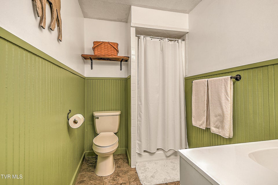 Photo #17: 521 Galloway Street