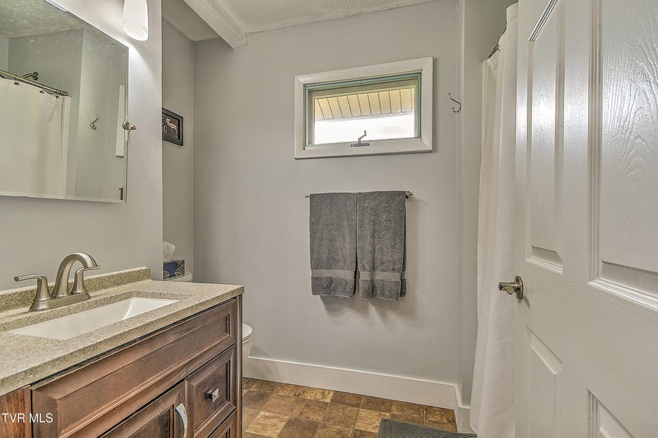 Photo #23: 521 Galloway Street