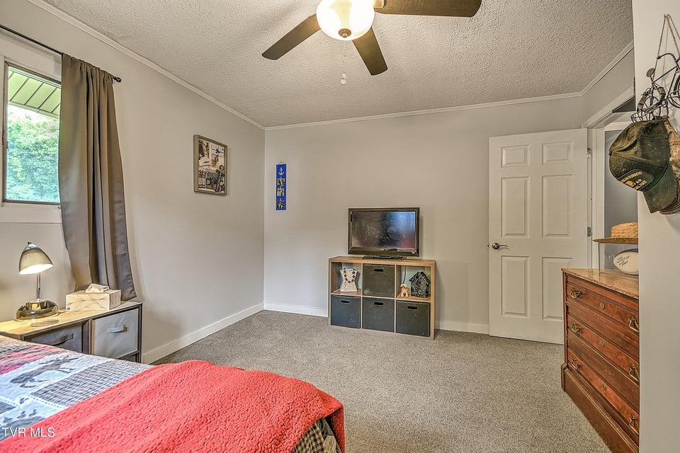 Photo #26: 521 Galloway Street