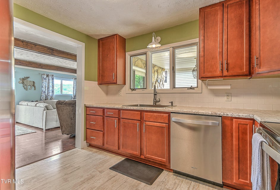 Photo #9: 521 Galloway Street