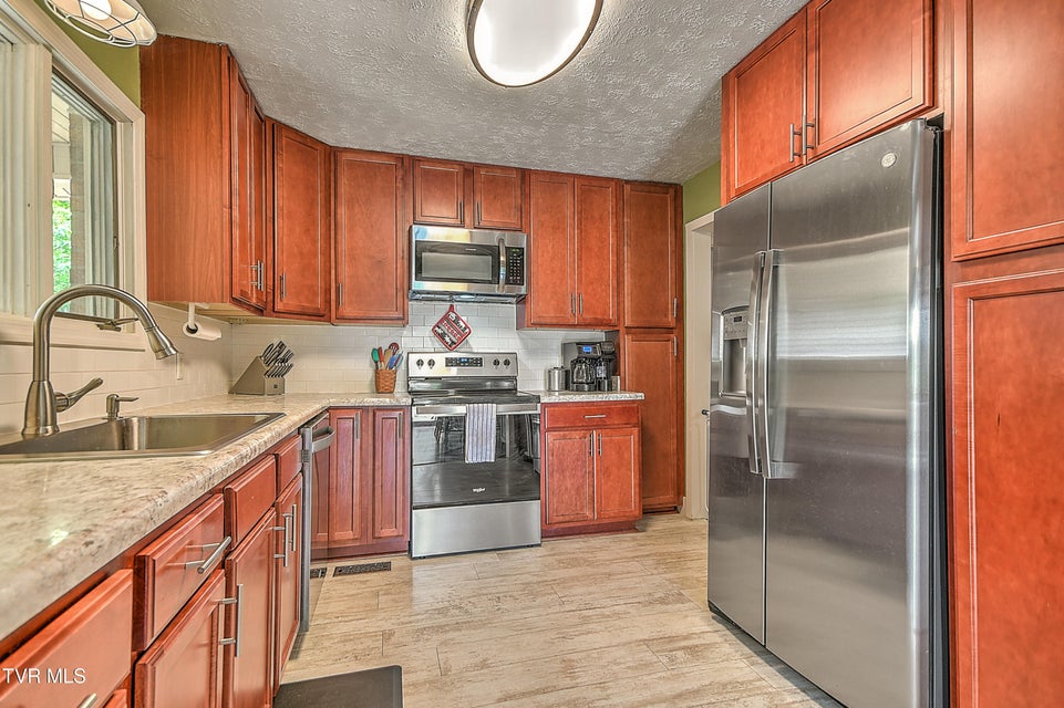 Photo #10: 521 Galloway Street