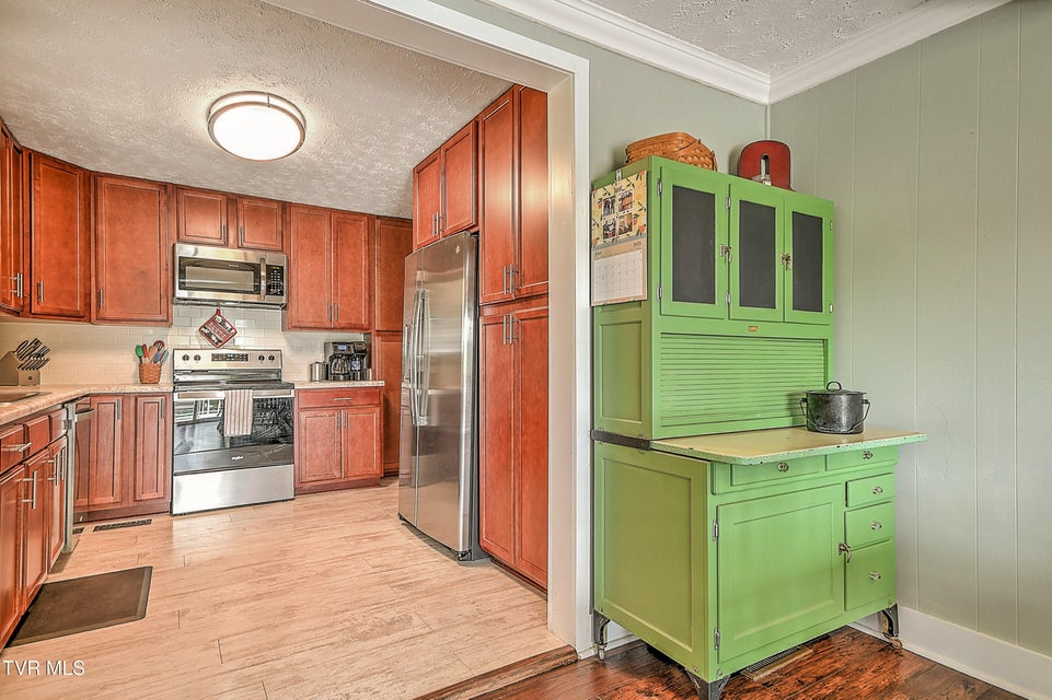 Photo #13: 521 Galloway Street