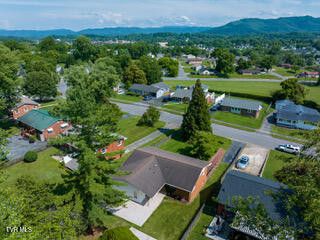 Photo #37: 320 Greenway Drive