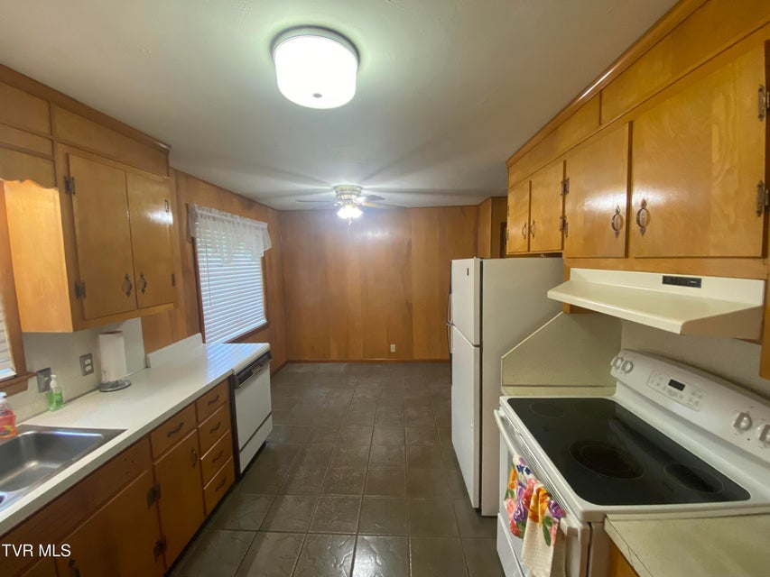 Photo #7: 333 Broyles Avenue