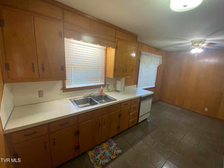 Photo #8: 333 Broyles Avenue