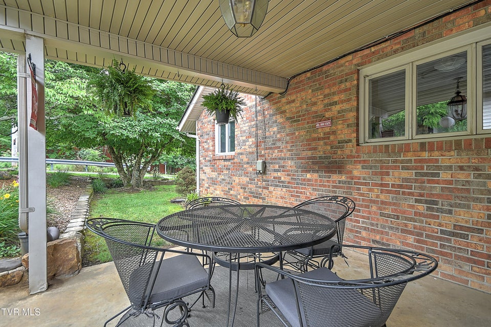 Photo #63: 521 Galloway Street