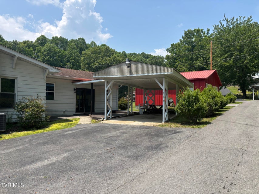 Photo #5: 139 Oak Dale Drive
