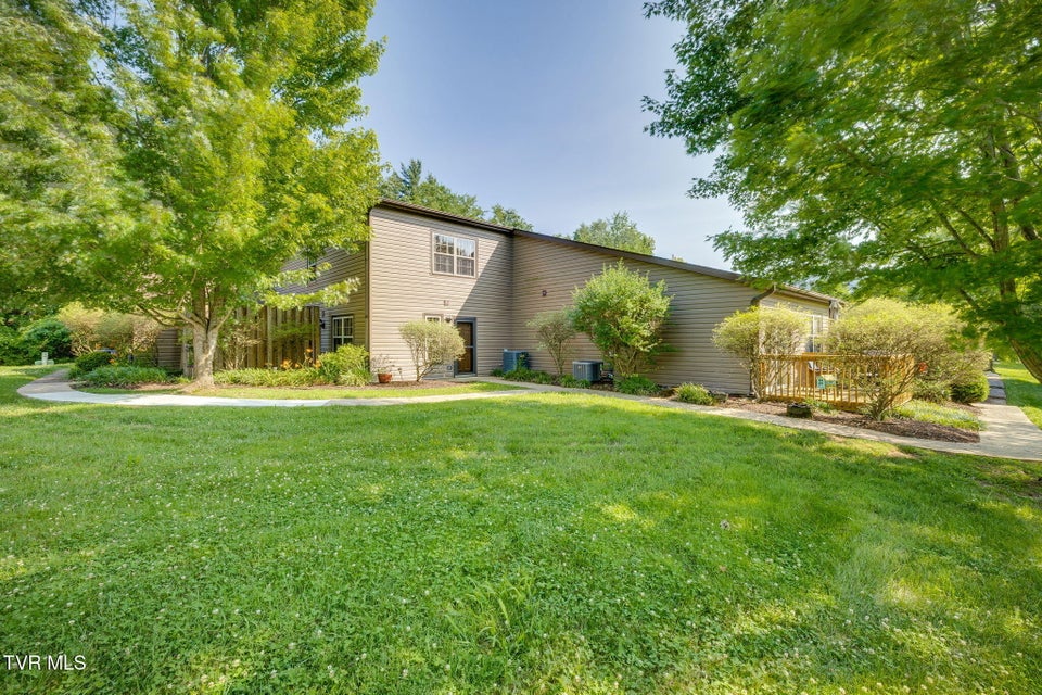 Photo #2: 506 Pilgrim Court