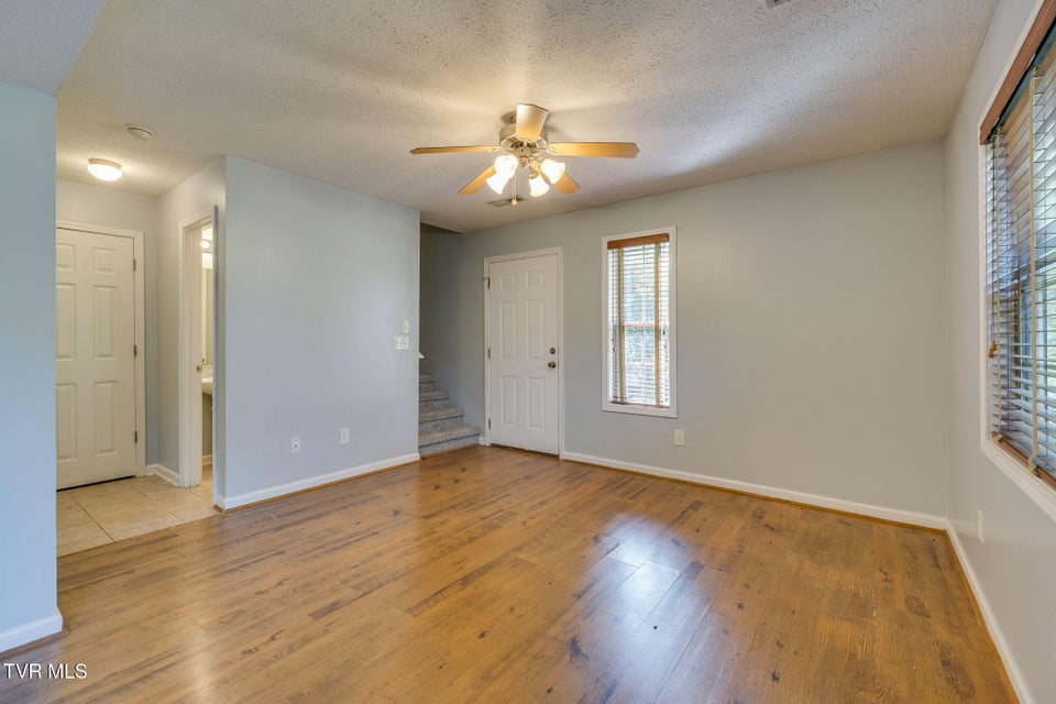 Photo #5: 506 Pilgrim Court