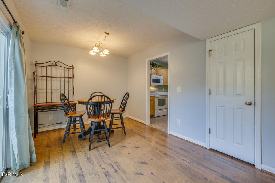 Photo #6: 506 Pilgrim Court