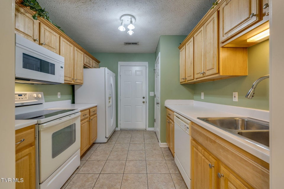 Photo #9: 506 Pilgrim Court