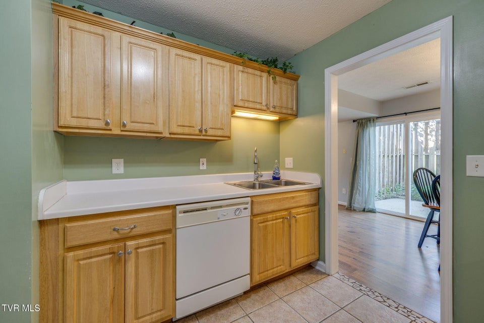 Photo #11: 506 Pilgrim Court