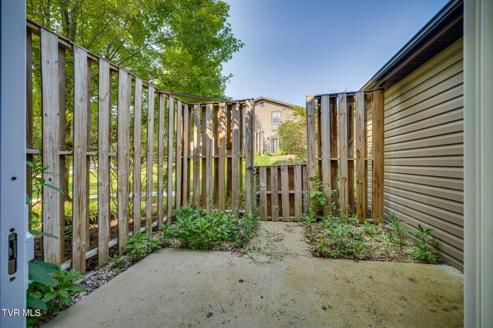 Photo #24: 506 Pilgrim Court