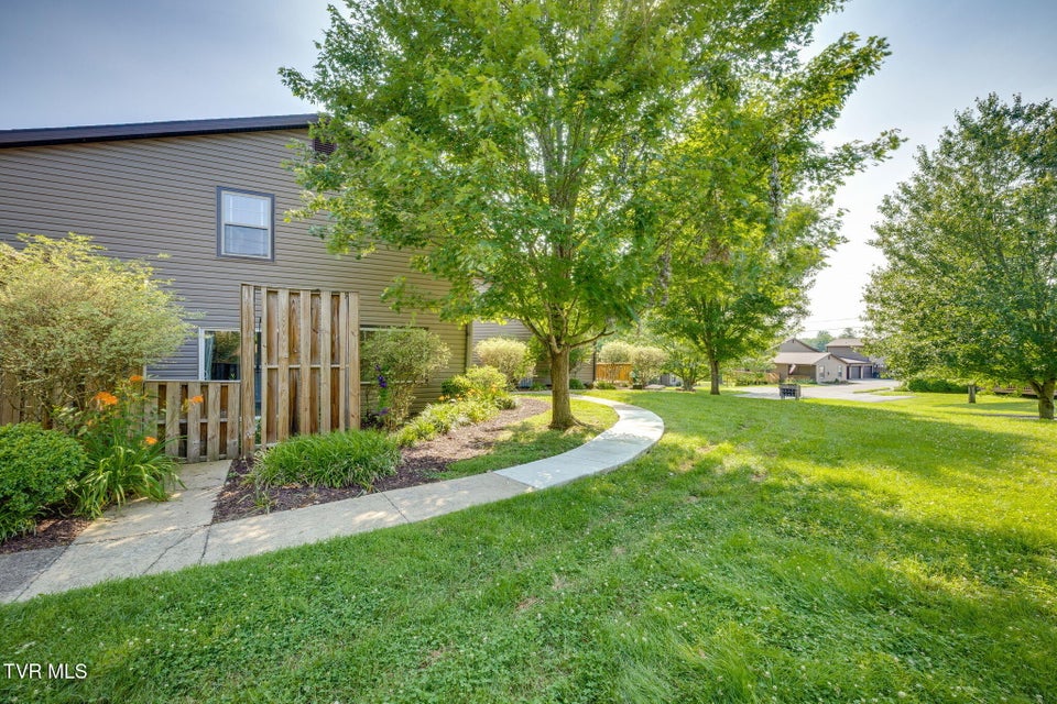 Photo #25: 506 Pilgrim Court
