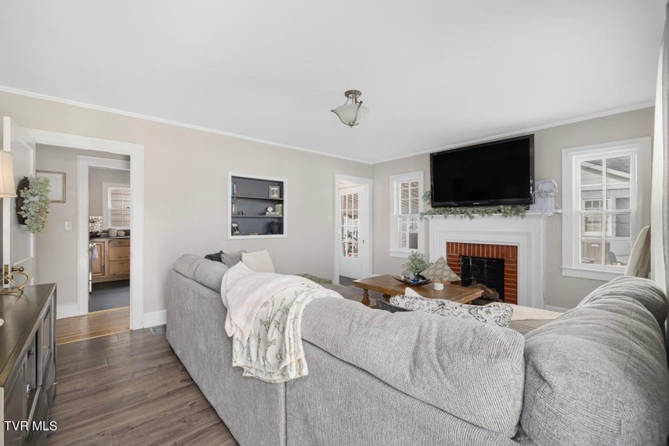Photo #7: 310 E Street