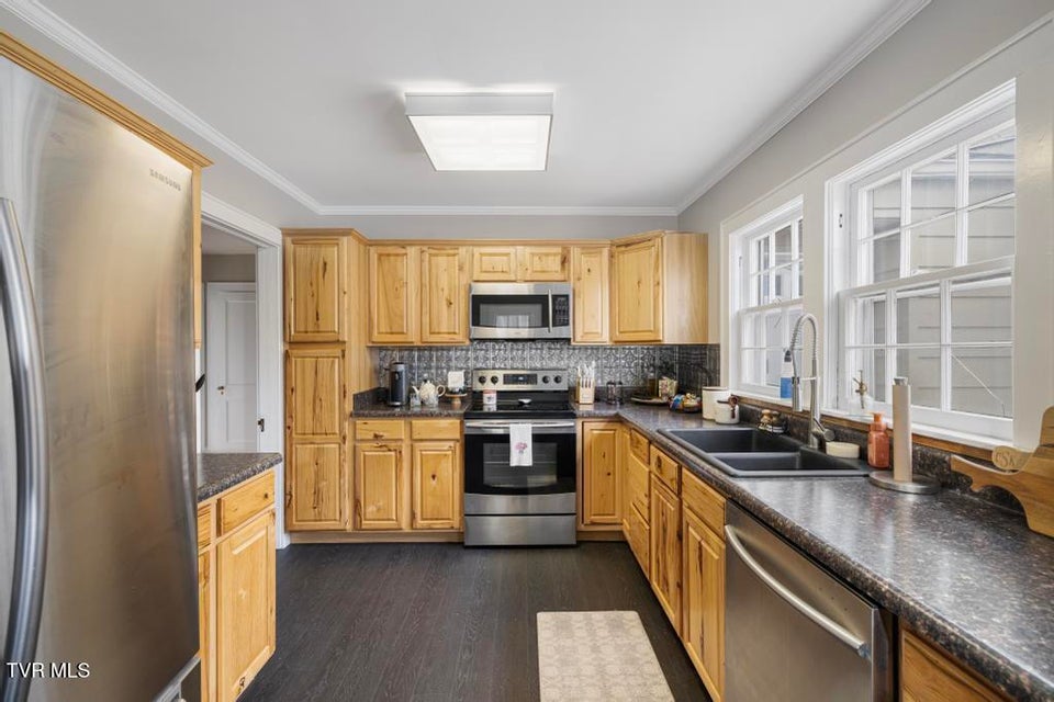 Photo #3: 310 E Street