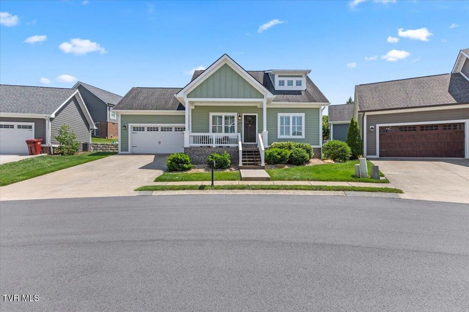 Photo #4: 379 Princeton Gardens Drive