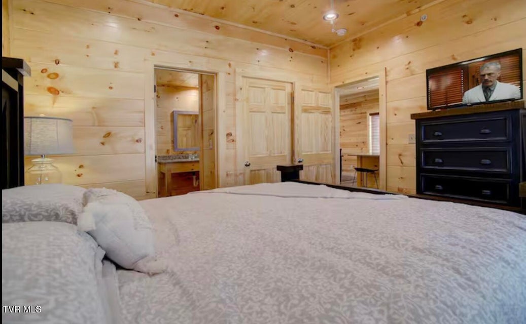 Photo #23: 817 String Run Way 