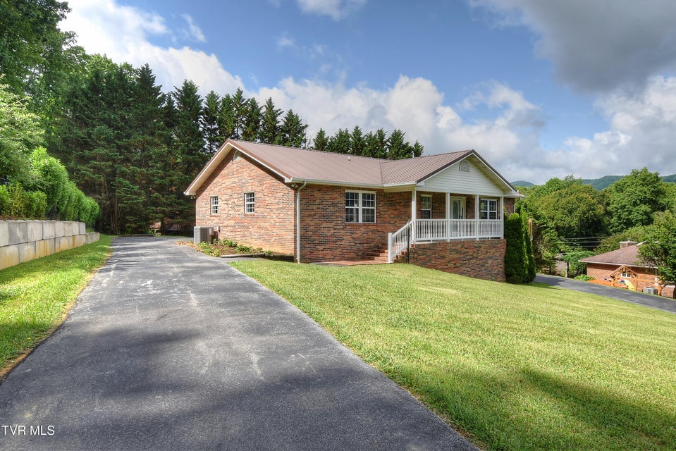 Photo #3: 102 Spring Hill Drive