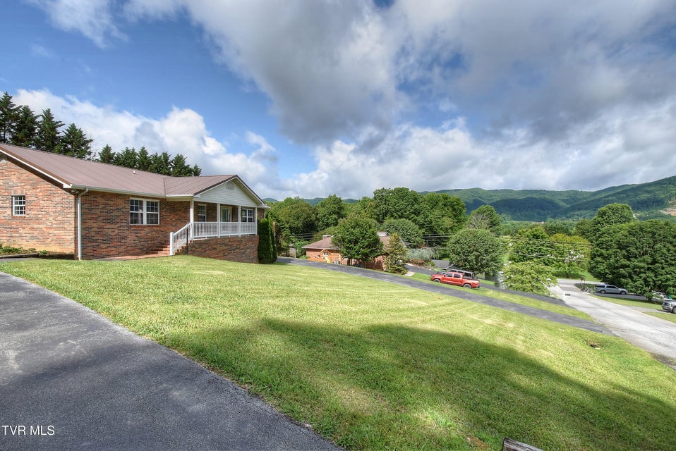 Photo #4: 102 Spring Hill Drive