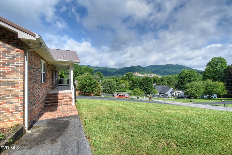 Photo #5: 102 Spring Hill Drive