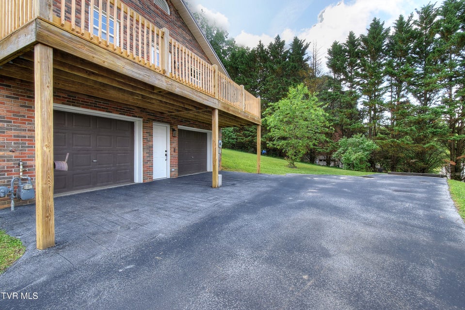 Photo #41: 102 Spring Hill Drive