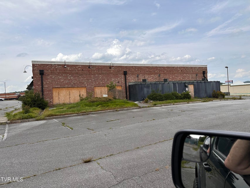 Photo #3: 3315 Linden Drive 
