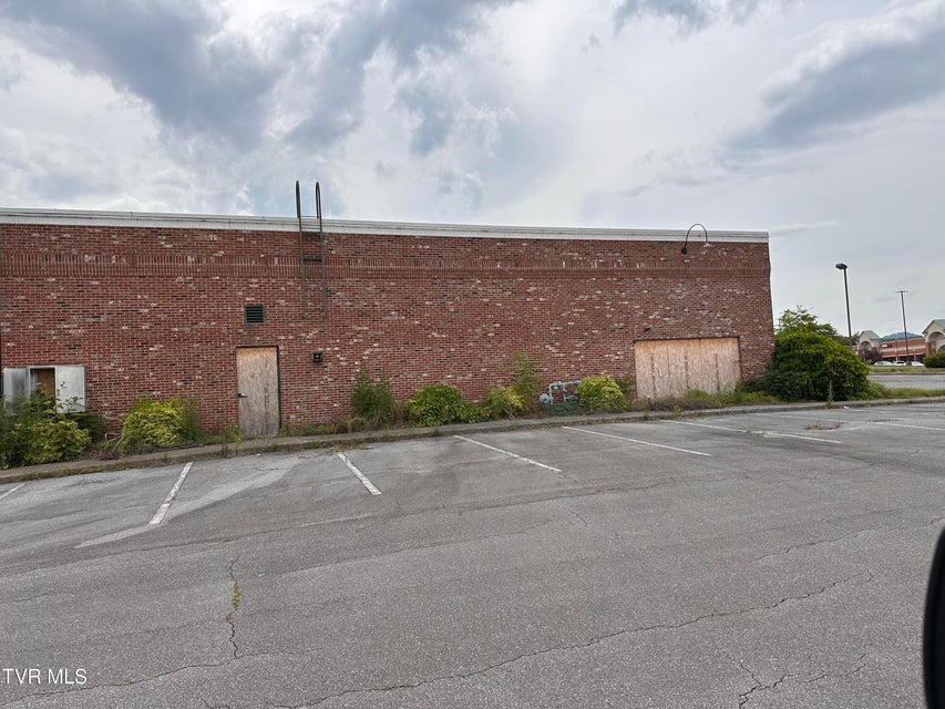 Photo #5: 3315 Linden Drive 