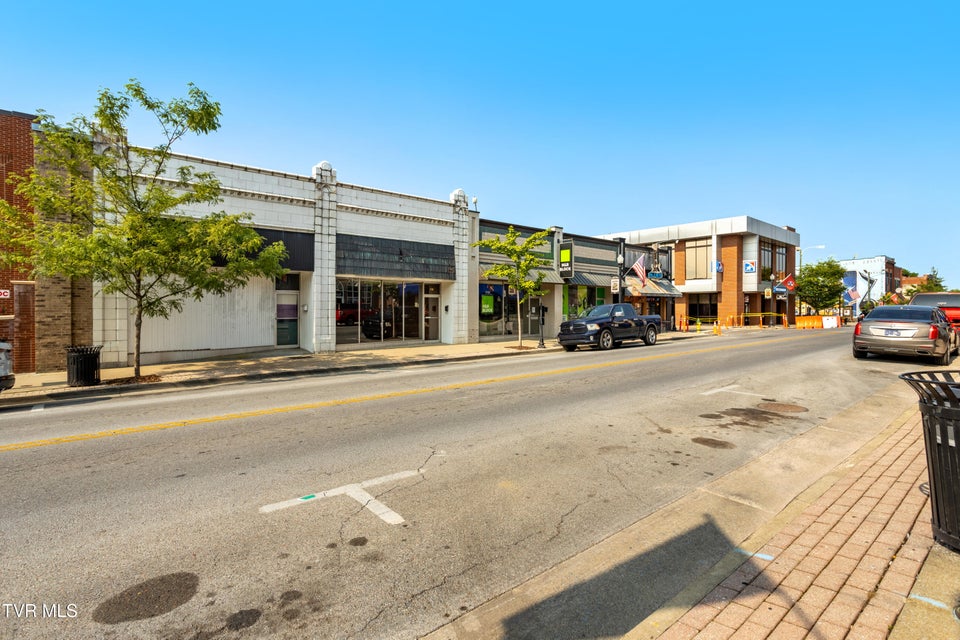 Photo #6: 718 State Street