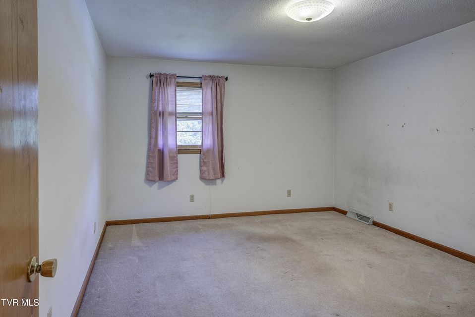 Photo #17: 216 Nelson Avenue