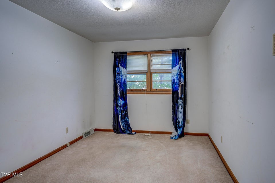 Photo #19: 216 Nelson Avenue