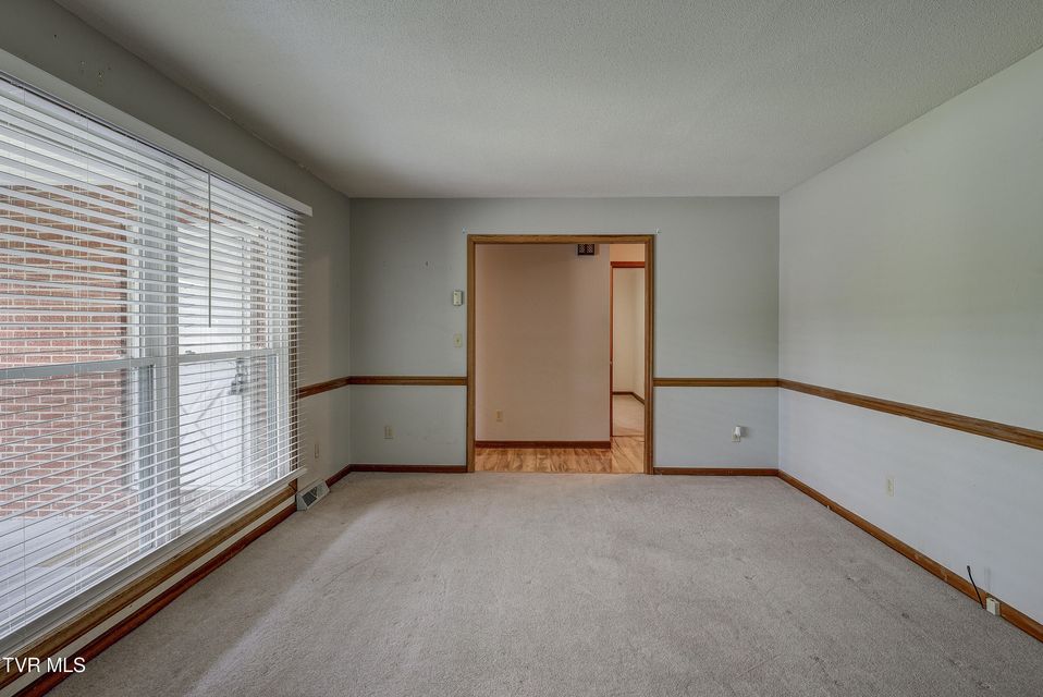 Photo #14: 216 Nelson Avenue