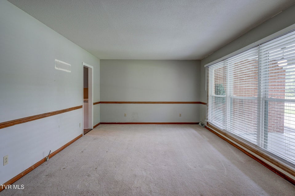 Photo #13: 216 Nelson Avenue