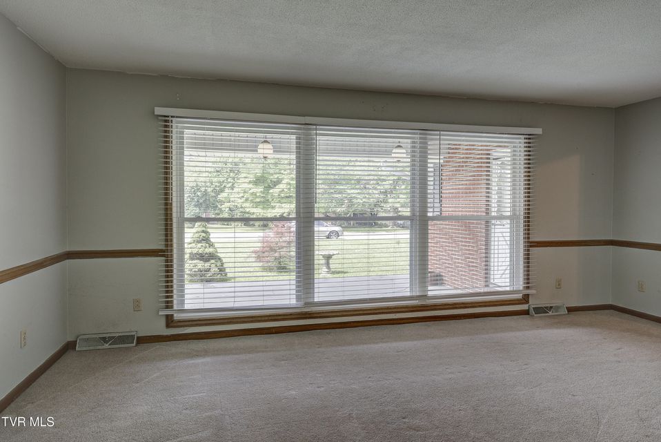 Photo #12: 216 Nelson Avenue