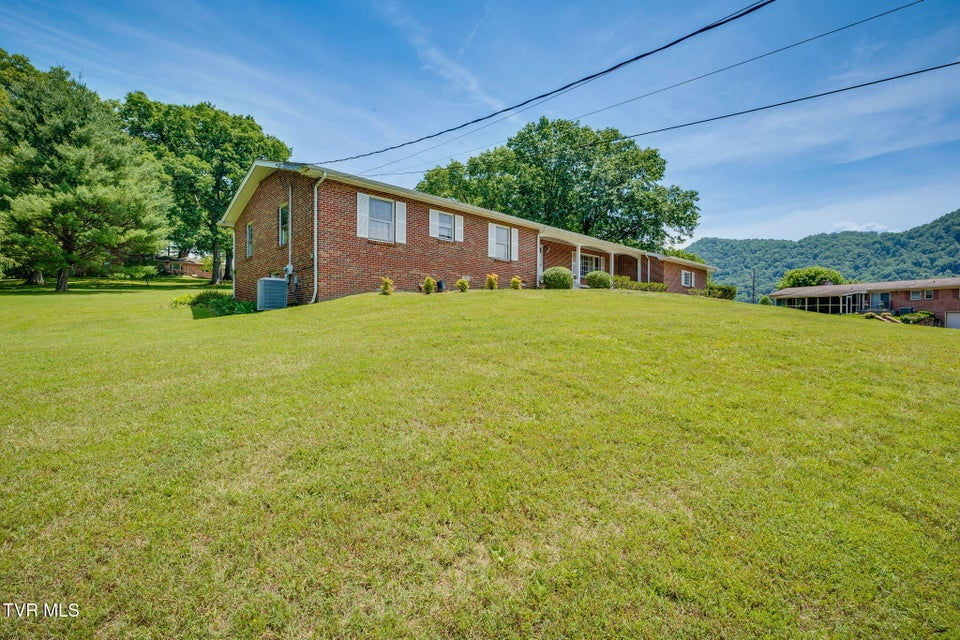 Photo #4: 204 Shady Brook Drive