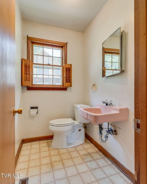 Photo #11: 204 Shady Brook Drive