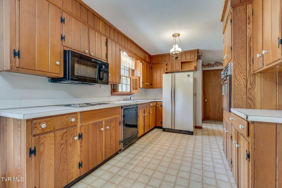 Photo #16: 204 Shady Brook Drive