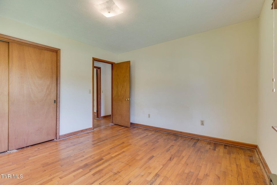 Photo #25: 204 Shady Brook Drive