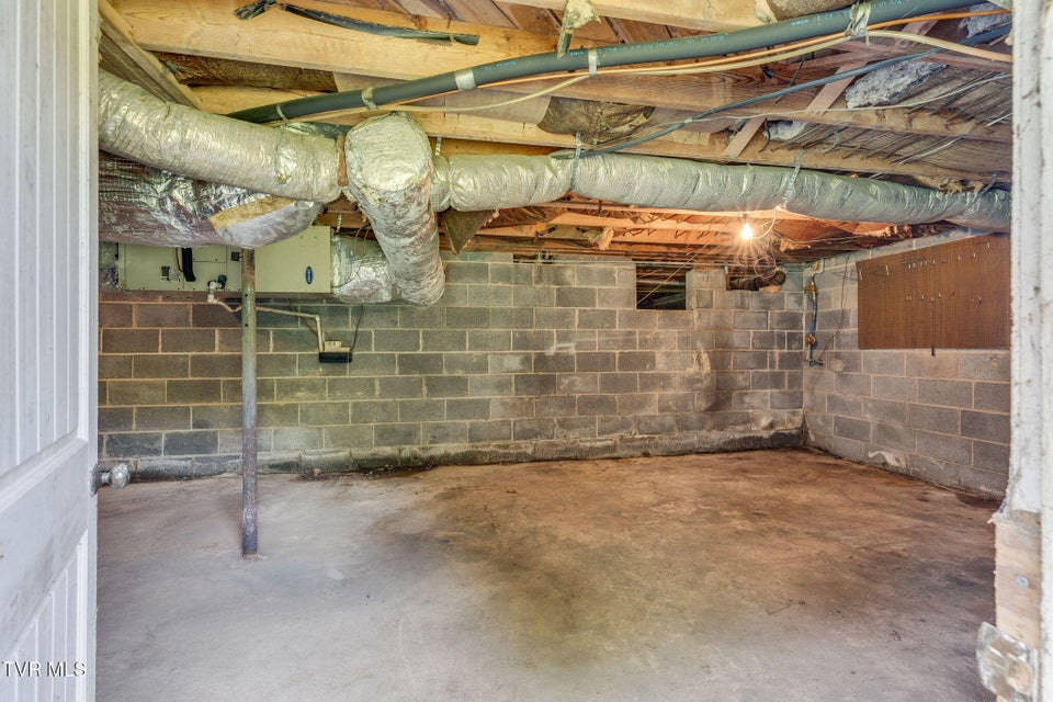 Photo #33: 204 Shady Brook Drive