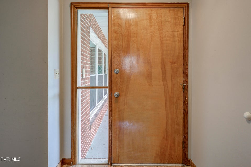Photo #28: 216 Nelson Avenue