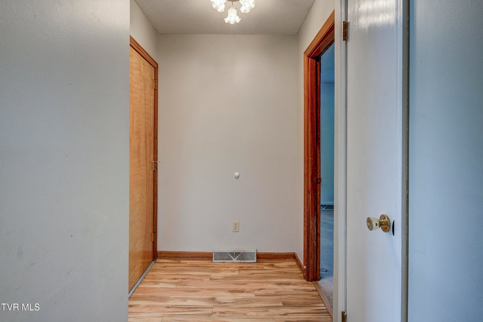 Photo #27: 216 Nelson Avenue