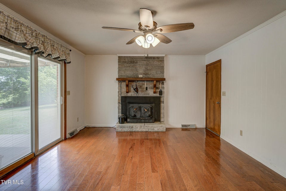 Photo #7: 216 Nelson Avenue