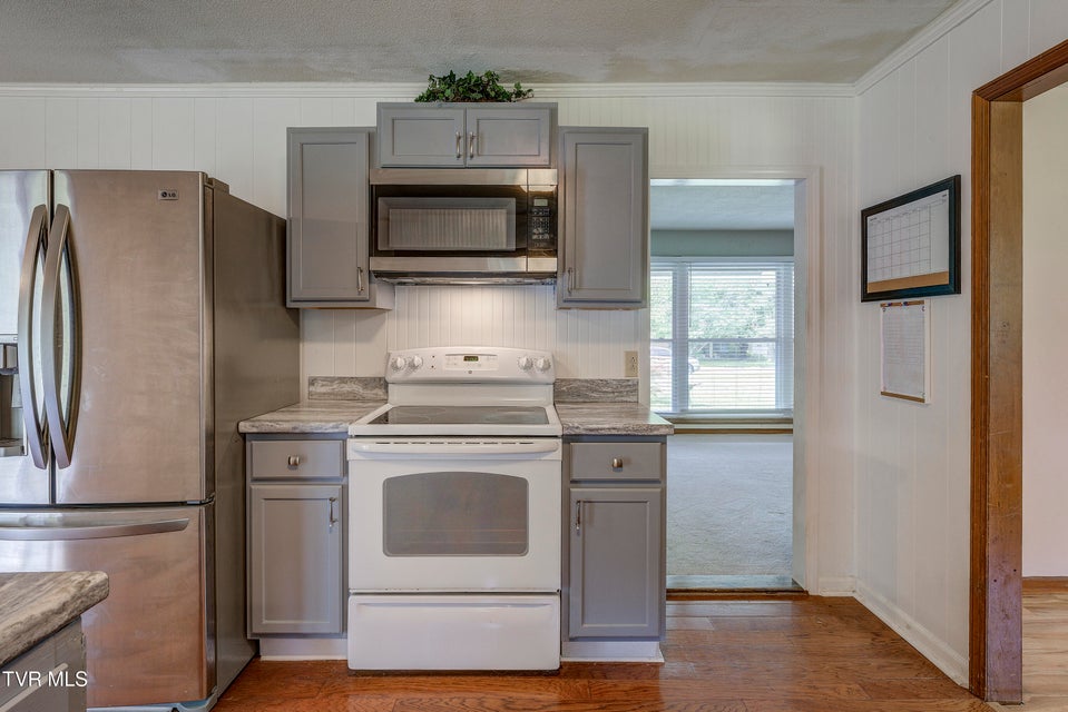 Photo #5: 216 Nelson Avenue