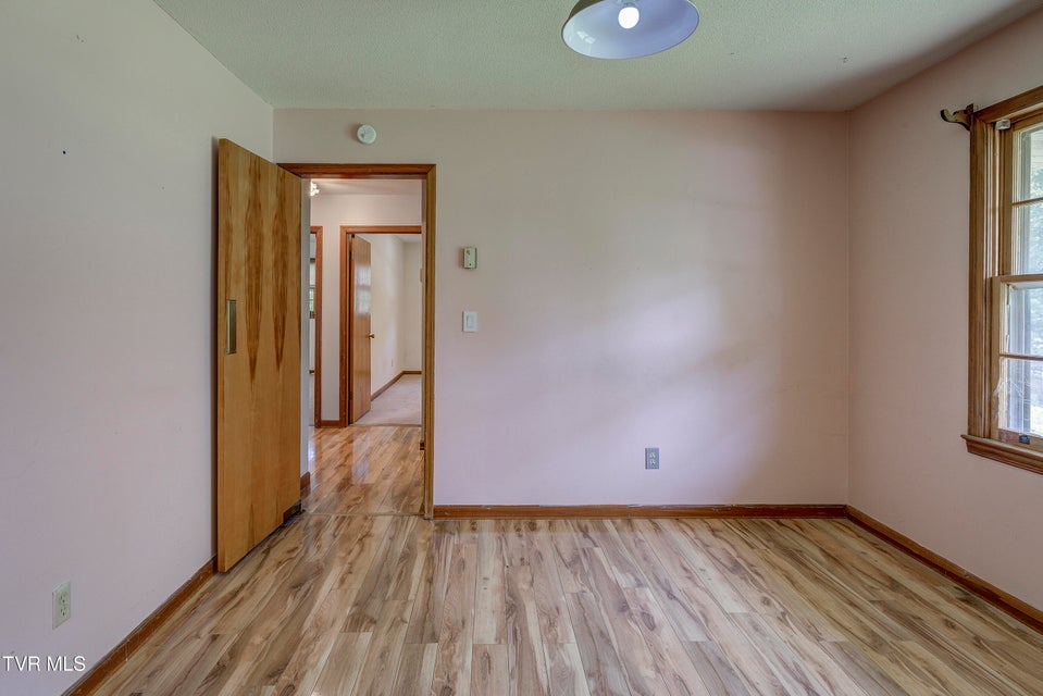 Photo #9: 216 Nelson Avenue