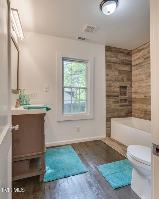Photo #16: 3025 Shipley Street