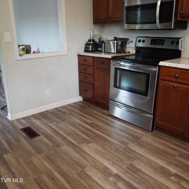 Photo #8: 206 Hialeah Drive
