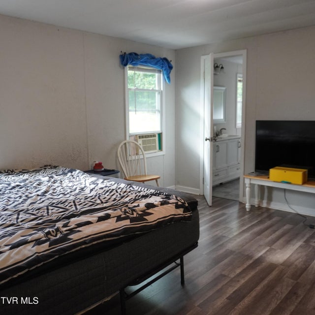 Photo #14: 206 Hialeah Drive